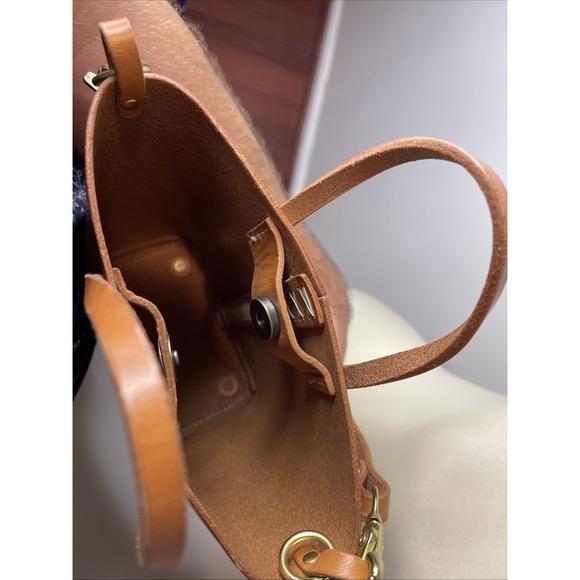 New Louise Goods Leather Palmetto Bucket Crossbody Bag in Tan‎ - Picture 8 of 8